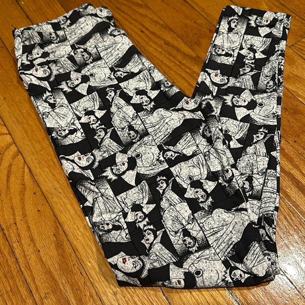 DISNEY!! Evil queen leggings OS & TC